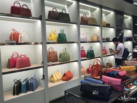 spaccio prada toscana
